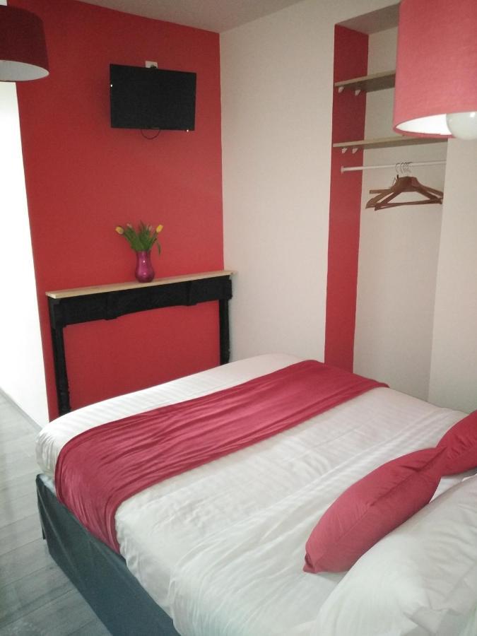 Les Remparts Hotel La Madelaine-sous-Montreuil Екстериор снимка