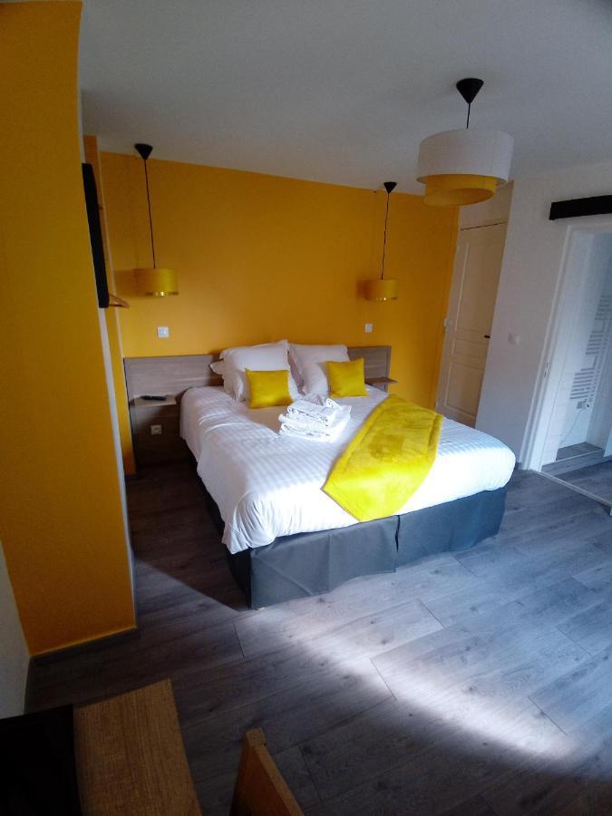 Les Remparts Hotel La Madelaine-sous-Montreuil Екстериор снимка